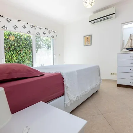 Stunning House With Sea View And Shared Pool In Daire