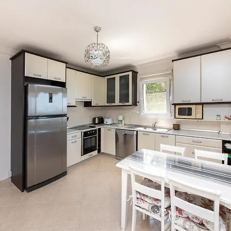 Stunning House With Sea View And Shared Pool In Daire Bodrum